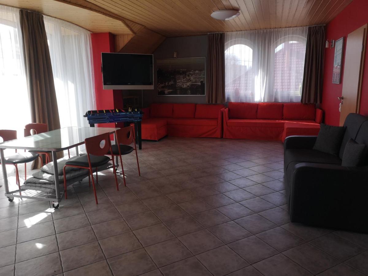 Szigeti Apartmanhaz Печ Экстерьер фото